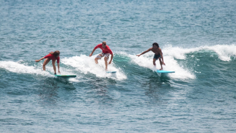 Mastering the Waves: Essential Techniques for Beginner Surfers